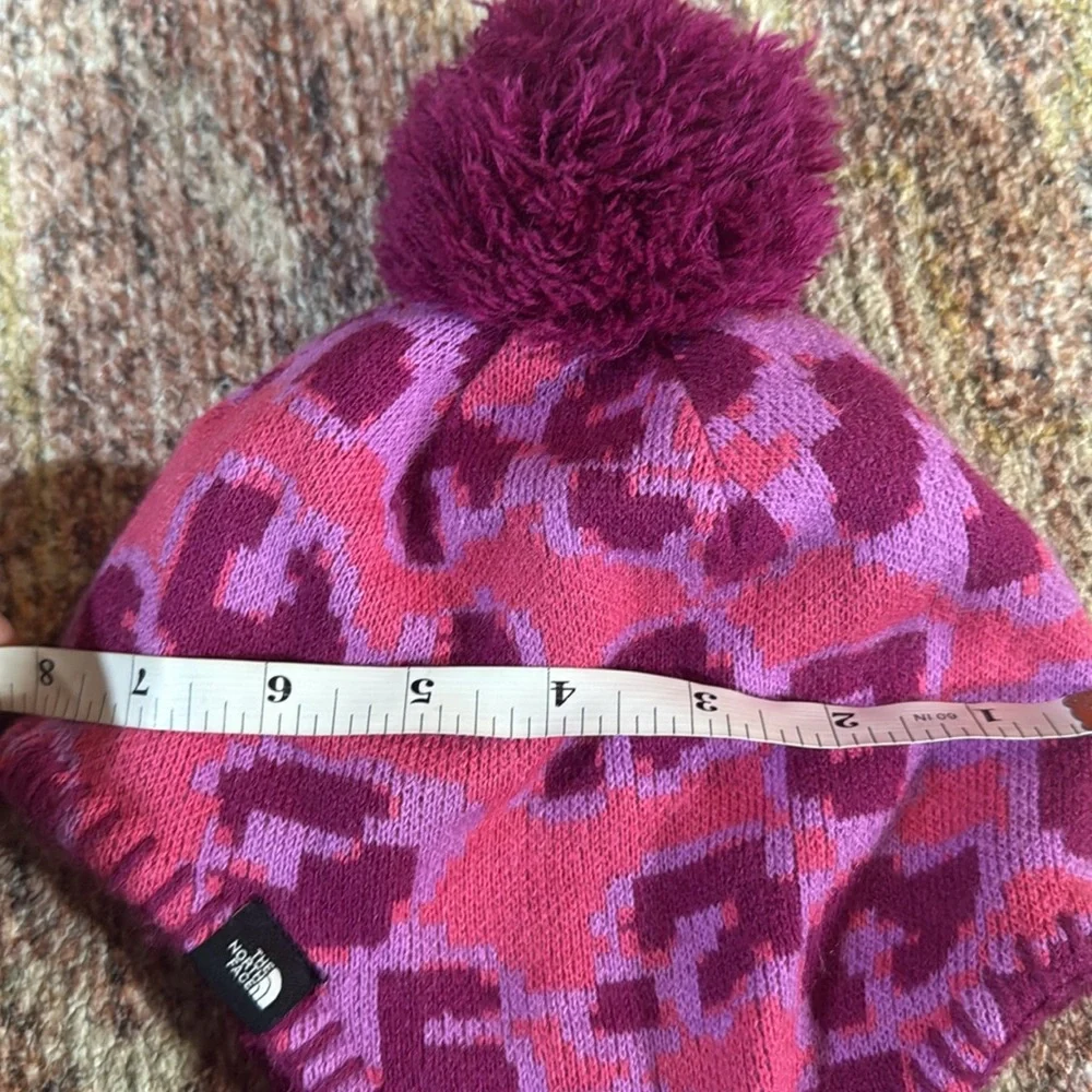 The north face littles faroe beanie cabaret pink leapard small print baby girl